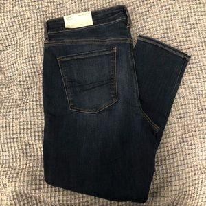 AE 18 Short- High Waisted Jegging - NWT